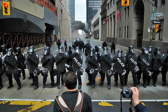 g20-riot-cops.jpg